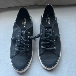 Woman’s shoe- sperry boat shoe black and white